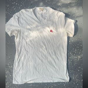white burberry t shirt